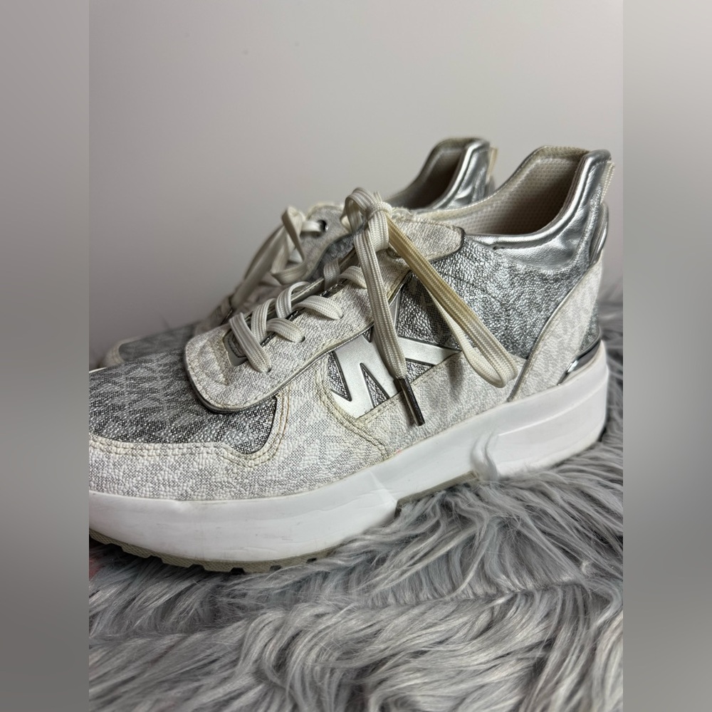 MICHAEL KORS Muse Metallic Logo Trainer size 9
